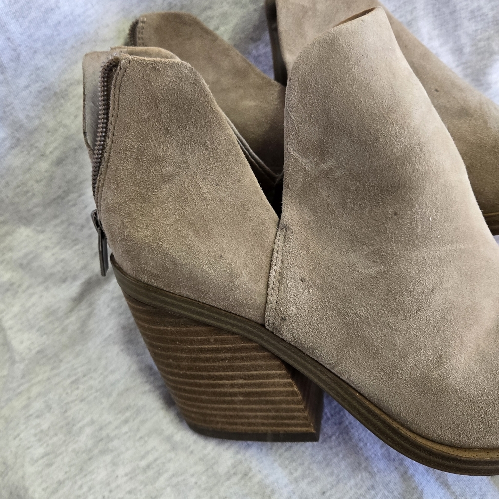 Vince Camuto GIGIETTA BOOTIE Size 7.5 - Picture 11 of 11